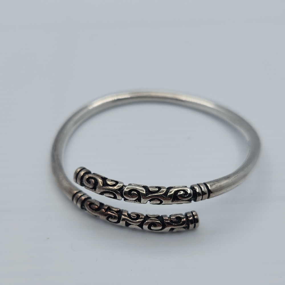Elegant Sterling Silver Swirl Design Bangle Bracelet